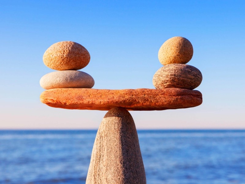 Màn hình điện thoại hiển thị nút tải xuống APK